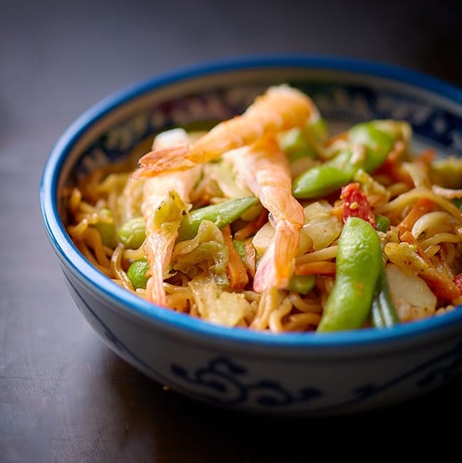 nouilles yakisoba crevettes et legumes