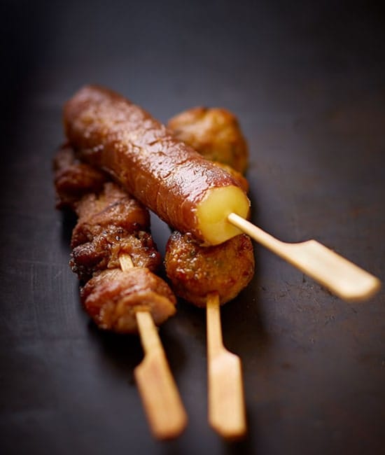 brochettes de boeuf fromage, boulettes de viande et yakitori
